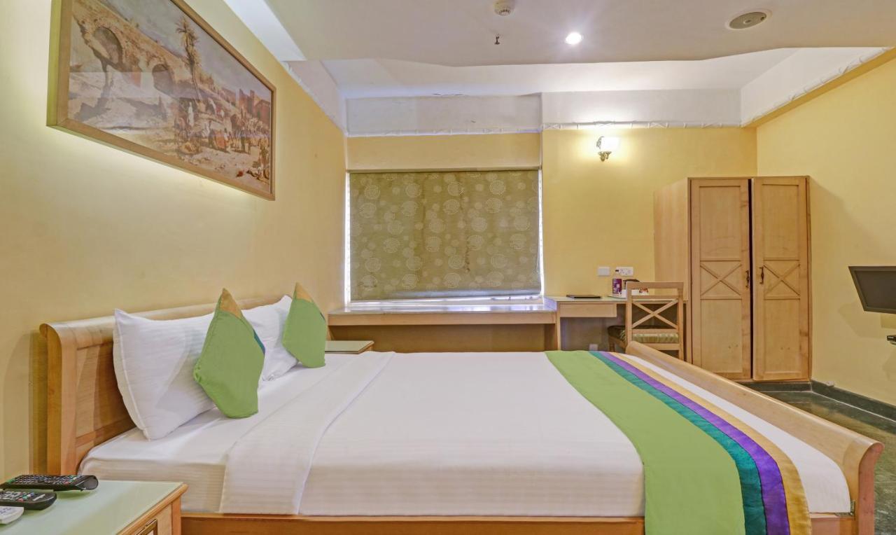 Treebo Trend Komfort Suites 3 Km From Mysore Palace Exterior photo